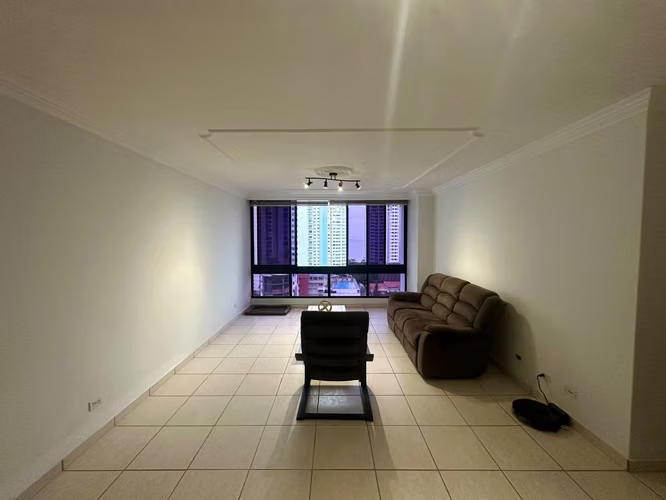 APARTMENT RENTAL / WHITE LINE / SAN FRANCISCO