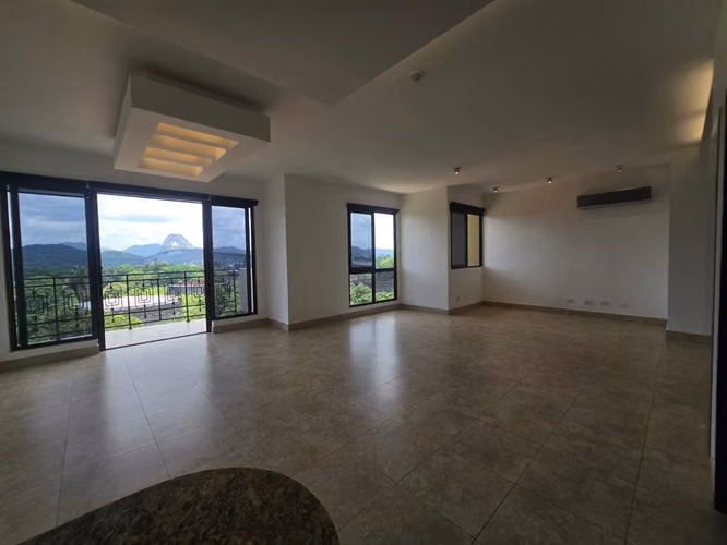Alquiler de Apartamento en Amador, PH Amador Heights. 