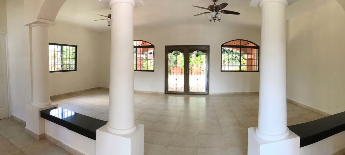 Casa en Clayton  Residencial privado I Amplia y Elegante Con patio - Imagen 4