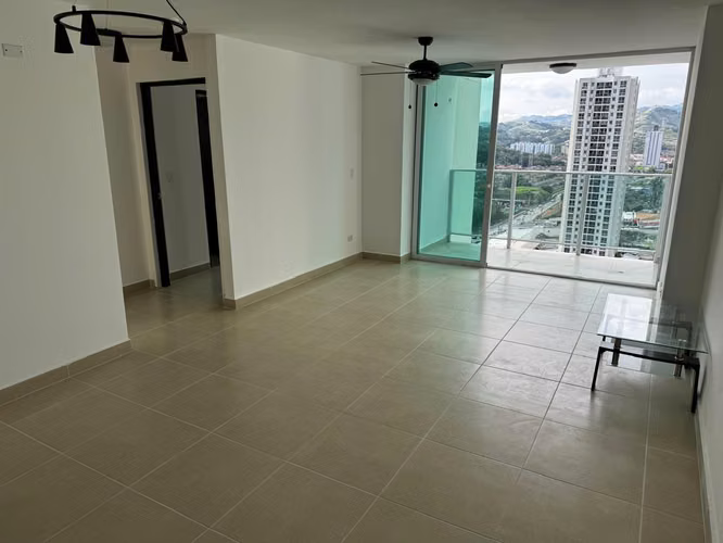 Apartamento en Condado del Rey I con balcon y ubicación estratégica - Imagen 2