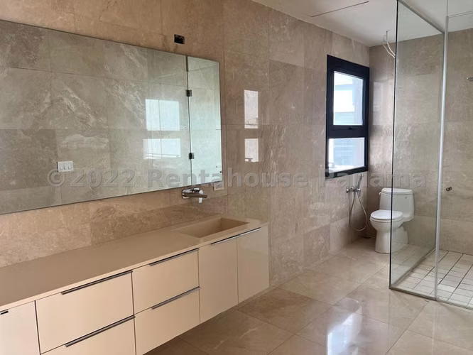 Apartamento en venta en PH  BuenaVista Santa Maria