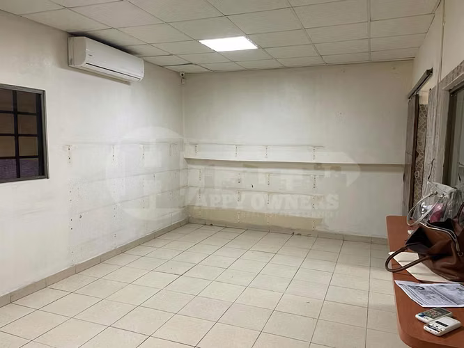 Venta de local comercial en Parque Lefevre, calle 9na. E.L