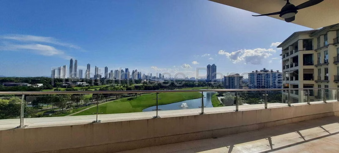 Apartamento en venta en PH La Vista on the Green Santa Maria - Imagen 7