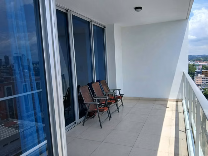 Apartamento en Avenida Balboa I con Balcón y Vista al mar - Imagen 15