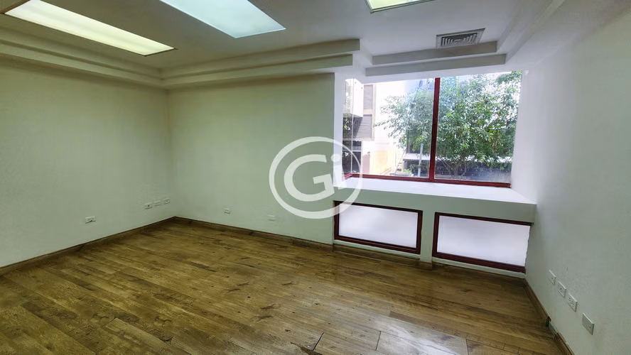 Venta Amplio Local Marbella Cerca de Calle Uruguay Excelente ubicación - Imagen 17