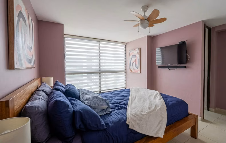 Apartamento en Condado del Rey I con balcon y ubicación privilegiada
