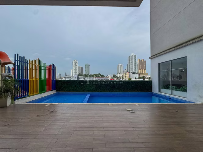 Venta del apartamento en la Avenida La Pulida  El Edificio: PH Áthas