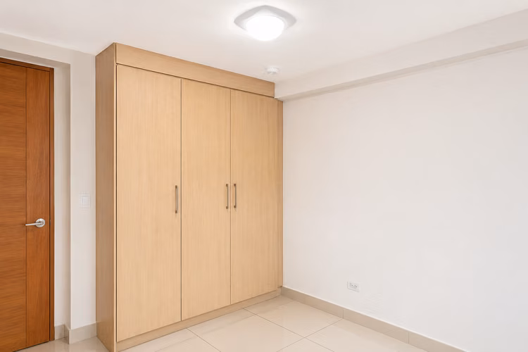 Apartamento en Via España  86m² |con balcón y 2 estacionamientos