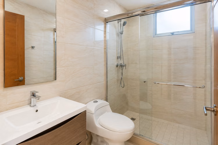 Apartamento en Via España  86m² |con balcón y 2 estacionamientos