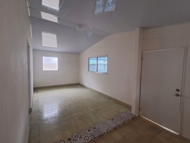 Se vende casa de 3 Rec. en villa Cáceres - Imagen 2