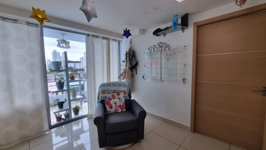 SE VENDE versátil apto de 2 hab  en Ph Torres de Castilla. Vía España