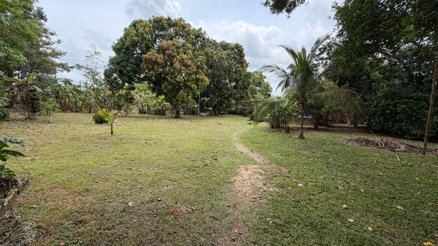 SE VENDE CASA CON TERRENO FAVORABLE EN SANTA ROSA DE CAPIRA - Imagen 7