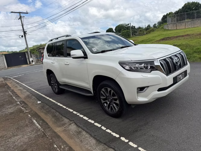 Toyota Prado VX - Imagen 3