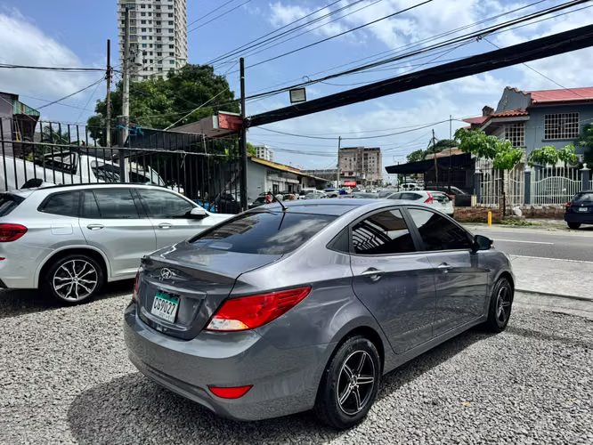 Hyundai Accent 2018 - Imagen 7