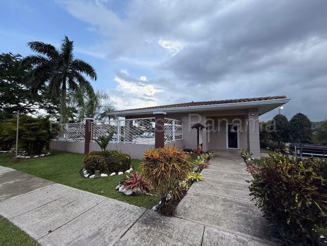 Venta de casa en Brisas del Golf 27LRL1168 - Imagen 14
