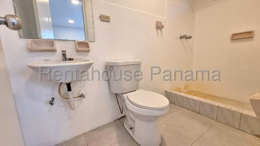 Venta de casa en Altos de Panamá 27LRL1159 - Imagen 9
