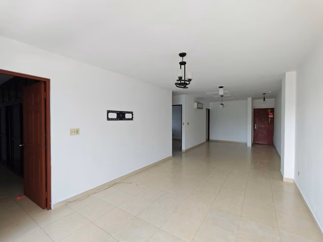 Alquilo apartamento en San Francisco, Altos del Golf, 3 recamaras, 156m2, línea blanca. - Imagen 2