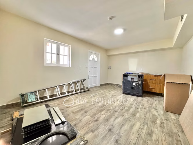 CASA RENOVADA EN ALQUILER EN CLAYTON - Imagen 9