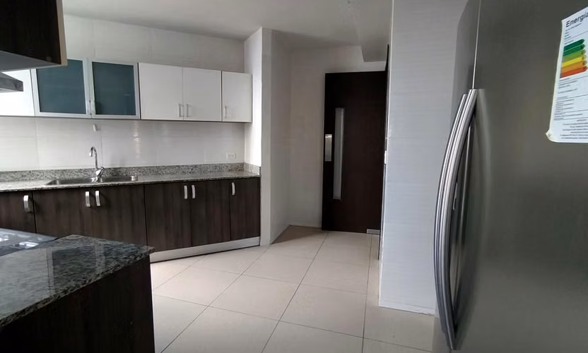 ALQUILO. Apartamento en Ph Country Club. Costa del Este. 203m2 - Imagen 8