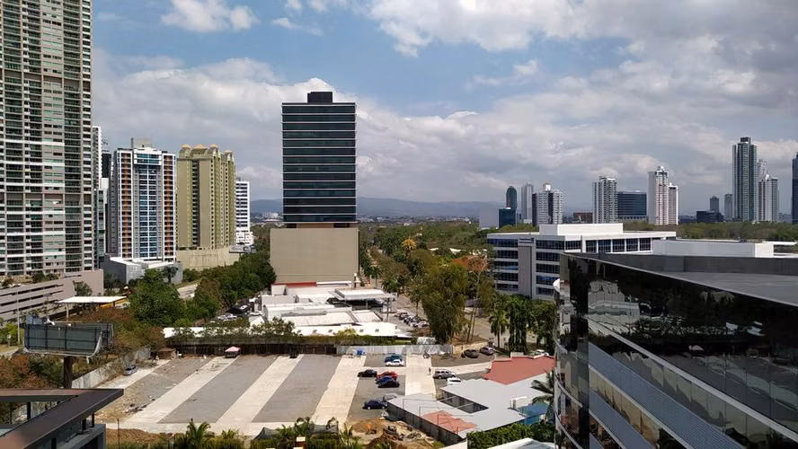 ALQUILO. Apartamento en Ph Country Club. Costa del Este. 203m2 - Imagen 4