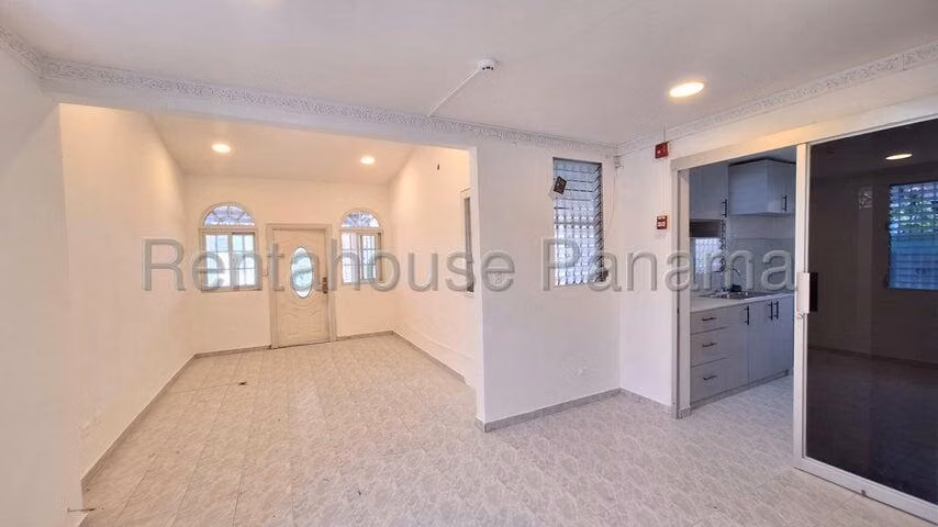 Se Vende Casa en Altos de Panama MDV27-1159