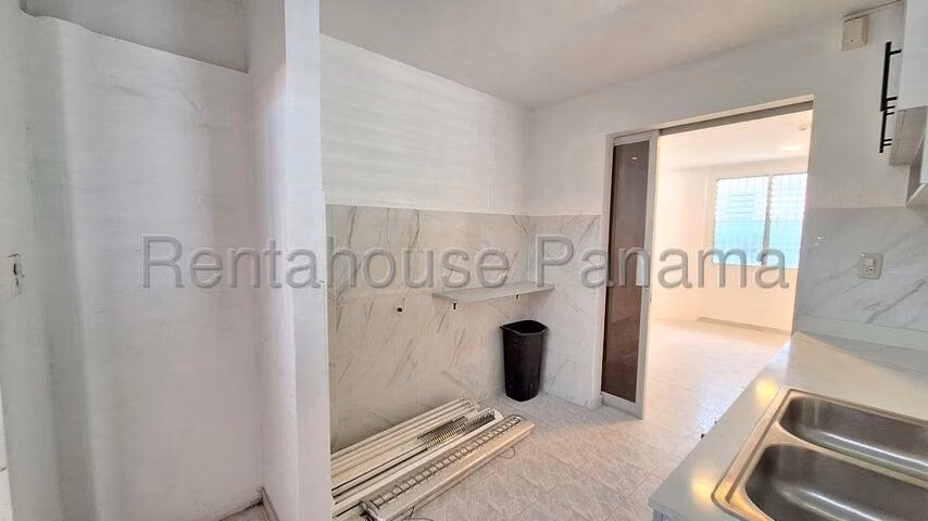 Se Vende Casa en Altos de Panama MDV27-1159