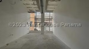 Venta de Local Comercial con 43m2 en Costa del Este PH Town Center 23-5480SR