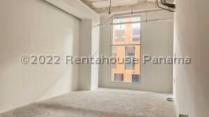 Venta de Local Comercial con 43m2 en Costa del Este PH Town Center 23-5480SR