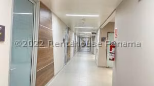 Venta de Local Comercial con 43m2 en Costa del Este PH Town Center 23-5480SR