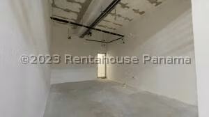 Venta de Local Comercial con 43m2 en Costa del Este PH Town Center 23-5480SR