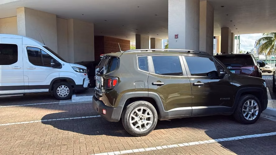 Se vende Jeep renegade 2022 automático verde - Imagen 2