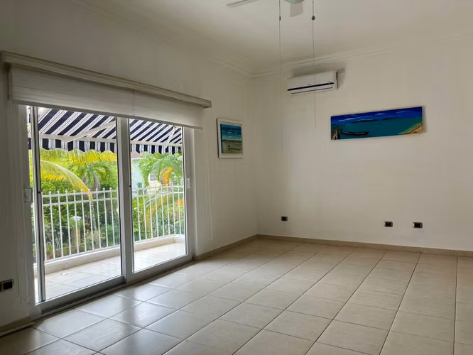 Espacio y Confort en Cada Rincón: Casa en Camino de Cruces amplia Piscina - Imagen 14