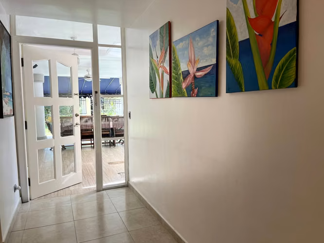 Espacio y Confort en Cada Rincón: Casa en Camino de Cruces amplia Piscina - Imagen 8