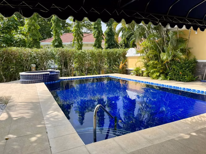Espacio y Confort en Cada Rincón: Casa en Camino de Cruces amplia Piscina - Imagen 10