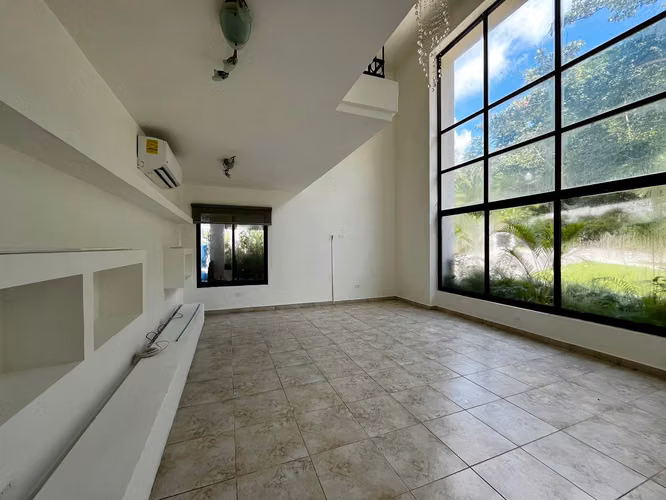 Vive en Grande:  Venta de  casa de Dos Niveles en Camino de Cruces - Imagen 9