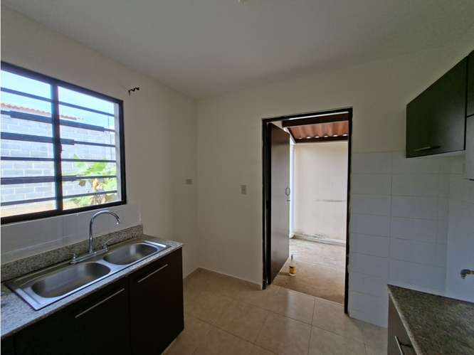 CHORRERA / ARBOLEDAS / LOS PINOS / 180M / 3 HABITACIONES / TERRAZA