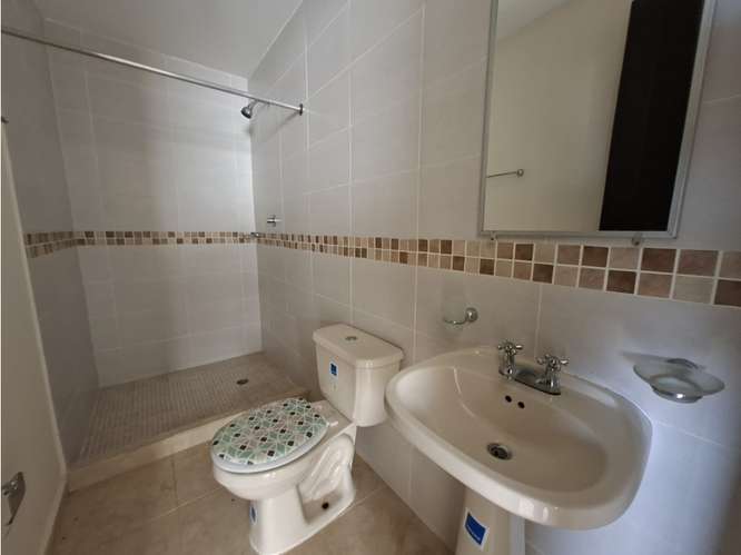 CHORRERA / ARBOLEDAS / LOS PINOS / 180M / 3 HABITACIONES / TERRAZA