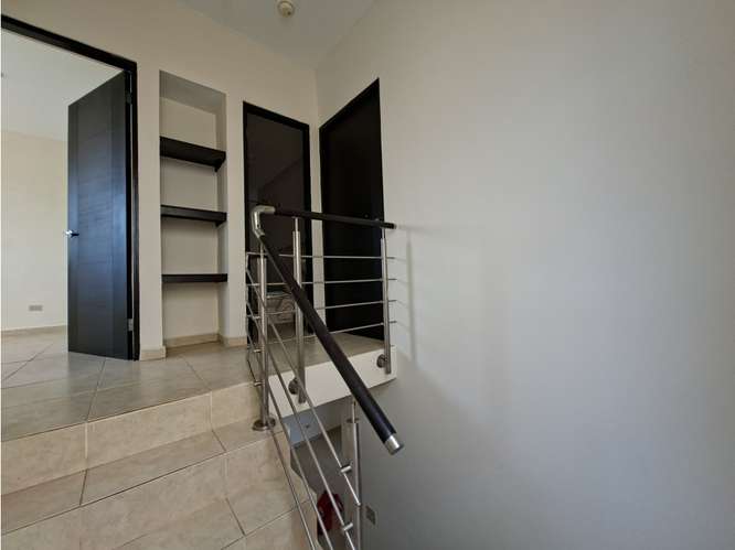 CHORRERA / ARBOLEDAS / LOS PINOS / 180M / 3 HABITACIONES / TERRAZA