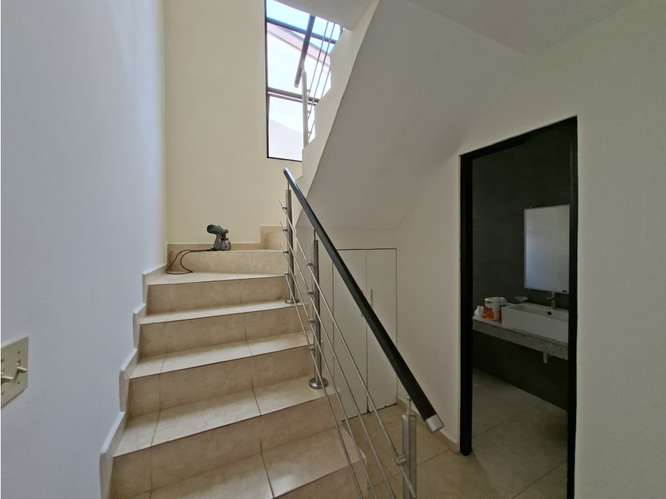 CHORRERA / ARBOLEDAS / LOS PINOS / 180M / 3 HABITACIONES / TERRAZA