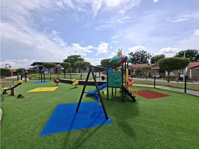 CHORRERA / ARBOLEDAS / LOS PINOS / 180M / 3 HABITACIONES / TERRAZA