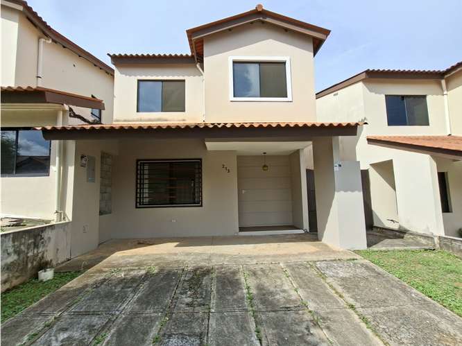 CHORRERA / ARBOLEDAS / LOS PINOS / 180M / 3 HABITACIONES / TERRAZA