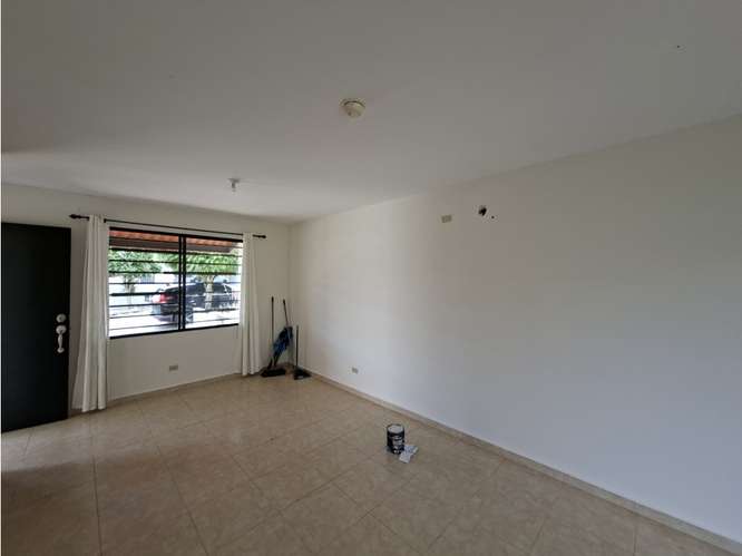 CHORRERA / ARBOLEDAS / LOS PINOS / 180M / 3 HABITACIONES / TERRAZA