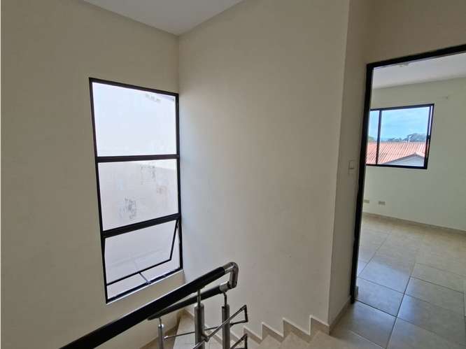 CHORRERA / ARBOLEDAS / LOS PINOS / 180M / 3 HABITACIONES / TERRAZA