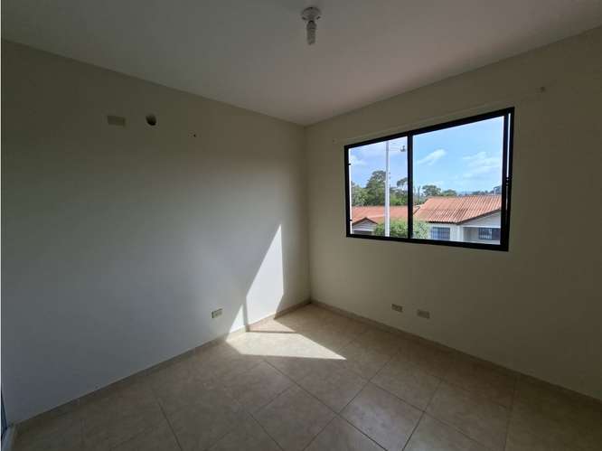 CHORRERA / ARBOLEDAS / LOS PINOS / 180M / 3 HABITACIONES / TERRAZA