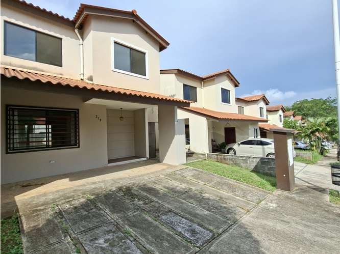 CHORRERA / ARBOLEDAS / LOS PINOS / 180M / 3 HABITACIONES / TERRAZA
