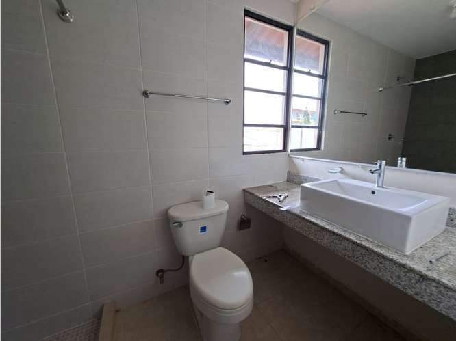 CHORRERA / ARBOLEDAS / LOS PINOS / 180M / 3 HABITACIONES / TERRAZA