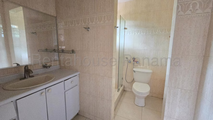 Venta de Casa en Altos de Panama Casa Lote CCO - Imagen 11