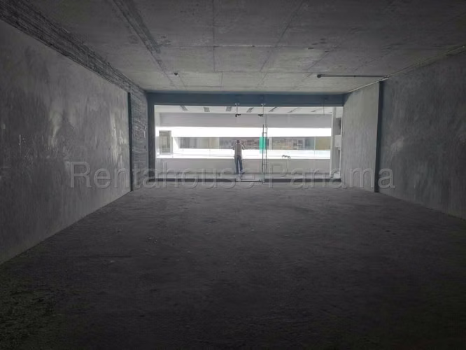 RR ALQUILER DE LOCAL EN VIA BRASIL CITY MALL