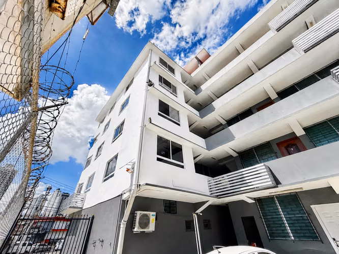 Apartamento Remodelado de 2 recamara en Via Espana - Imagen 9