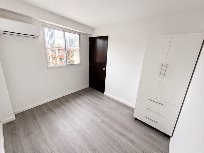 Apartamento Remodelado de 2 recamara en Via Espana - Imagen 7